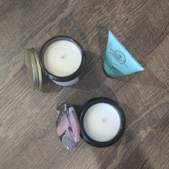 Set of three mini candles and hand cream, Amberjack, Voluspa, Aromatherapy - Picture 7 of 9